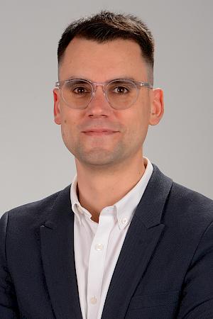 Dr. Christian Helm